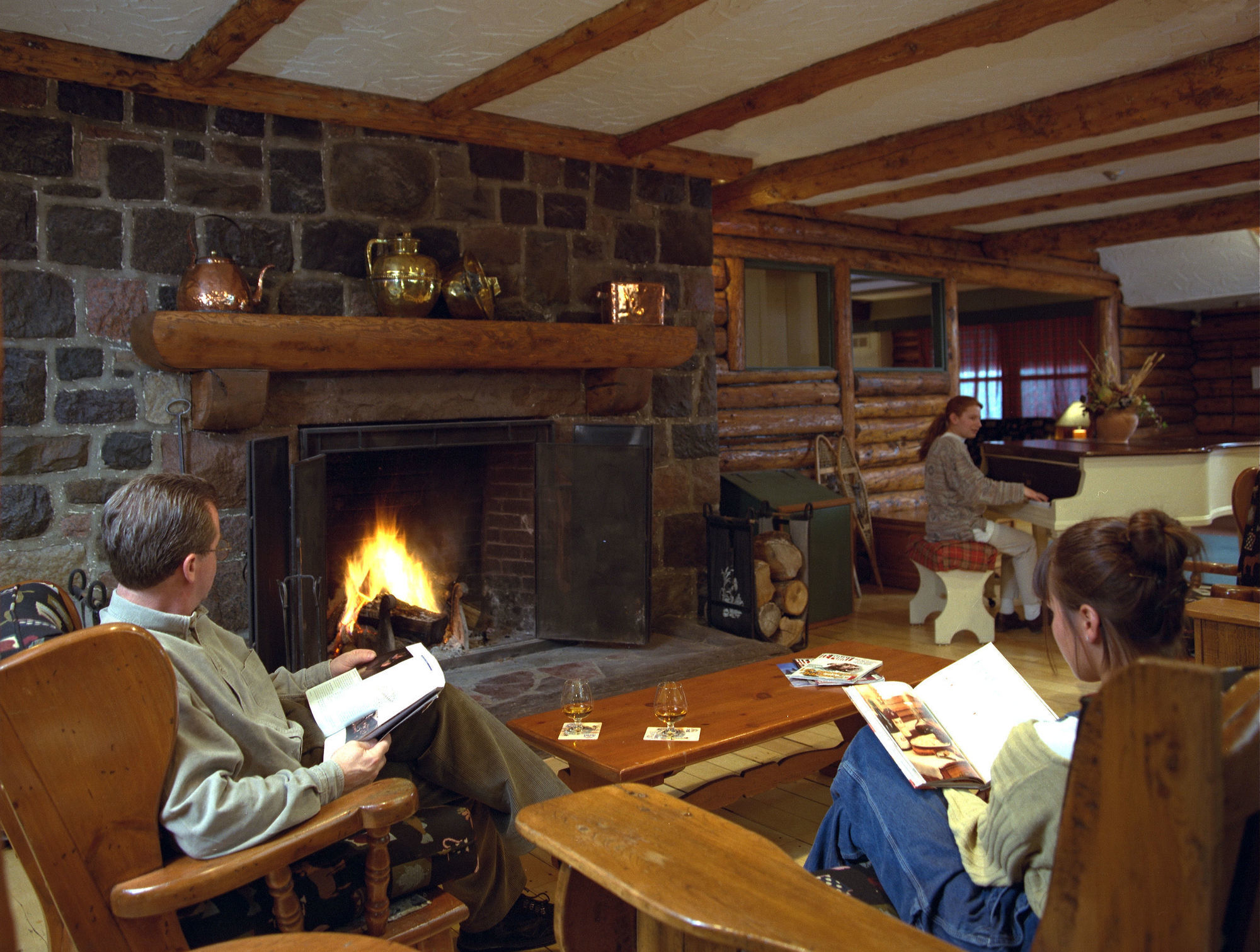Auberge Alpine Inn Sainte-Adèle المظهر الخارجي الصورة