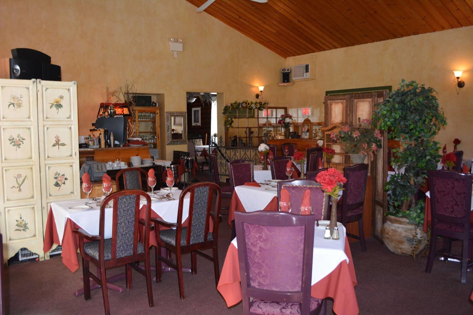 Auberge Alpine Inn Sainte-Adèle المظهر الخارجي الصورة