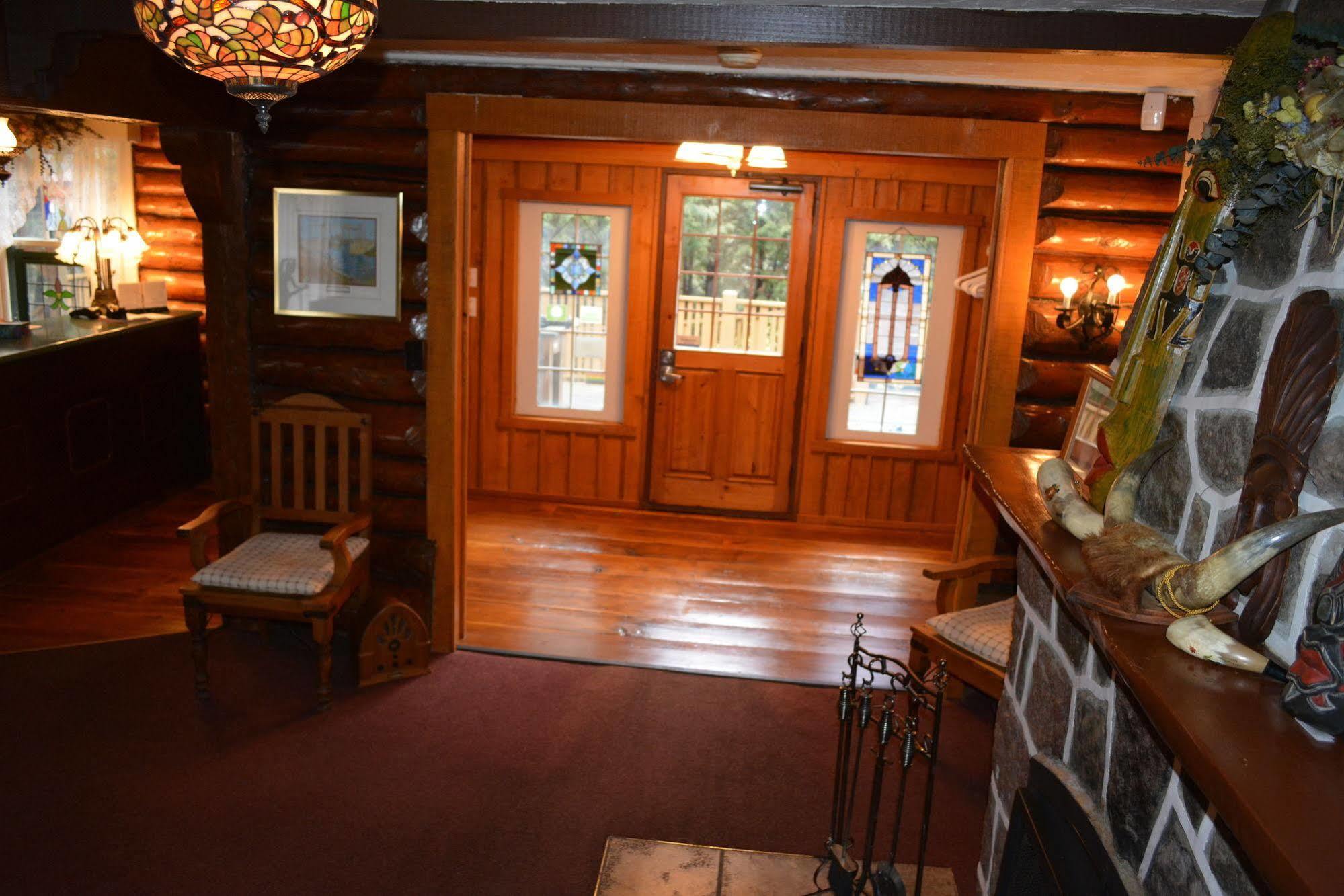 Auberge Alpine Inn Sainte-Adèle المظهر الخارجي الصورة