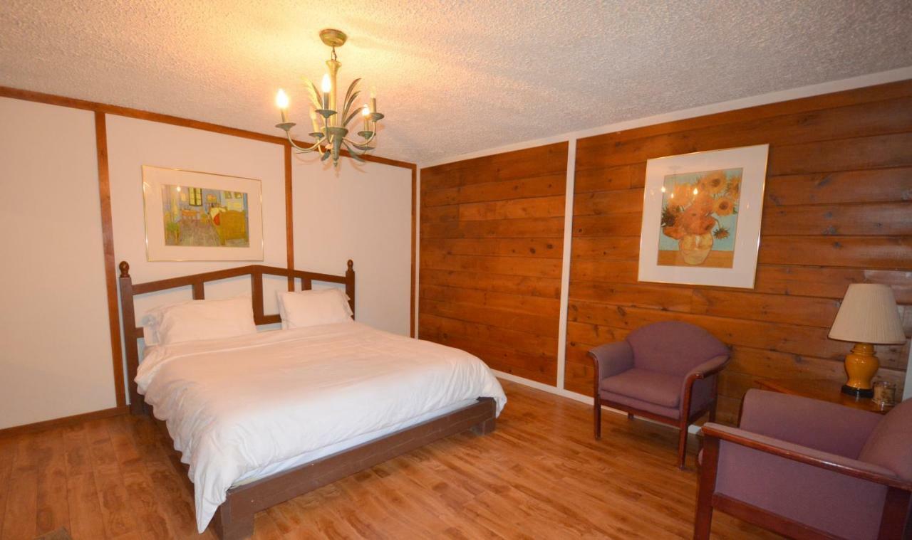 Auberge Alpine Inn Sainte-Adèle المظهر الخارجي الصورة